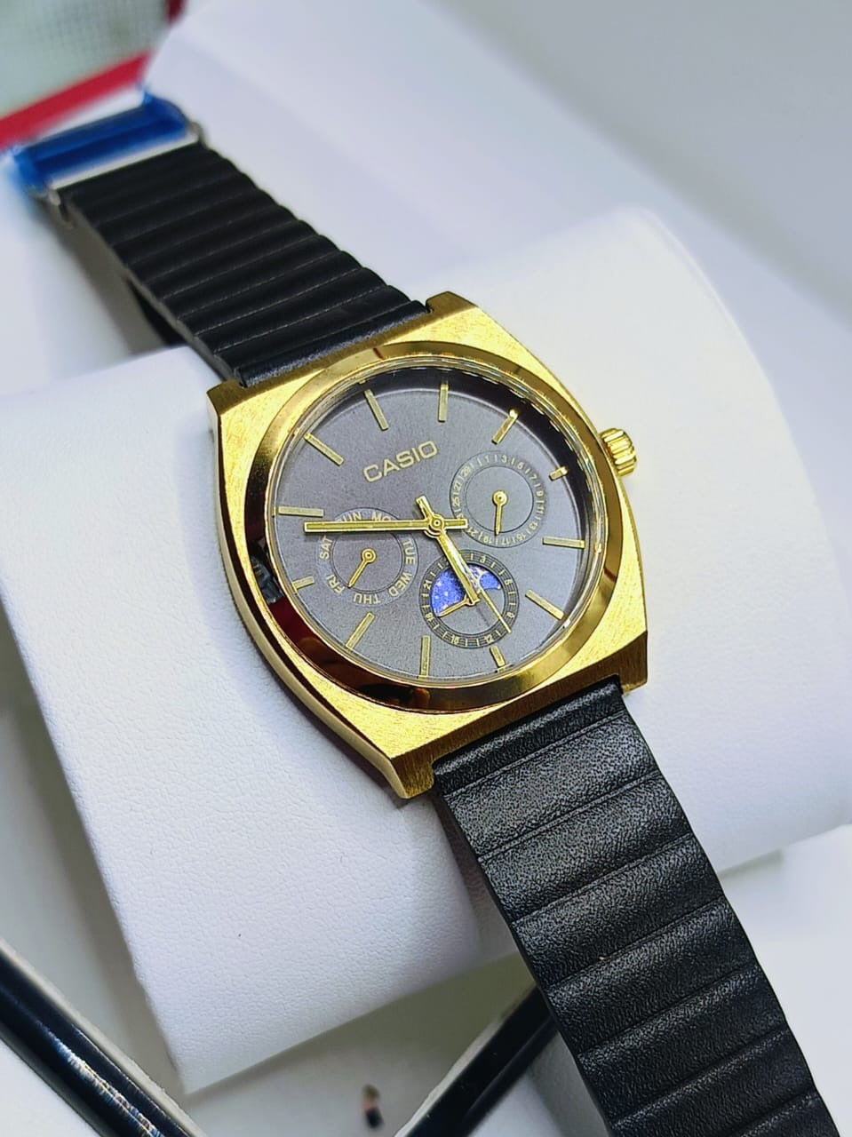 Classic Design ⌚ Bold Style 💼 Everyday Elegance 🔥