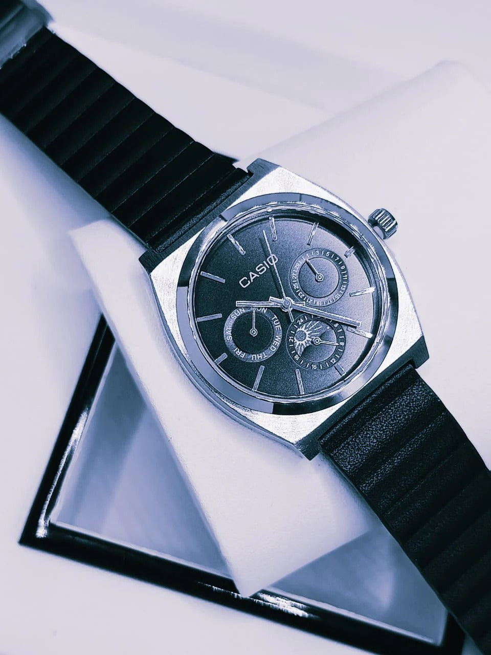 Classic Design ⌚ Bold Style 💼 Everyday Elegance 🔥